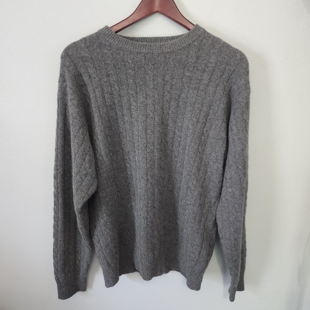Neiman Marcus 100% cashmere gray textured crewneck sweater men's size medium